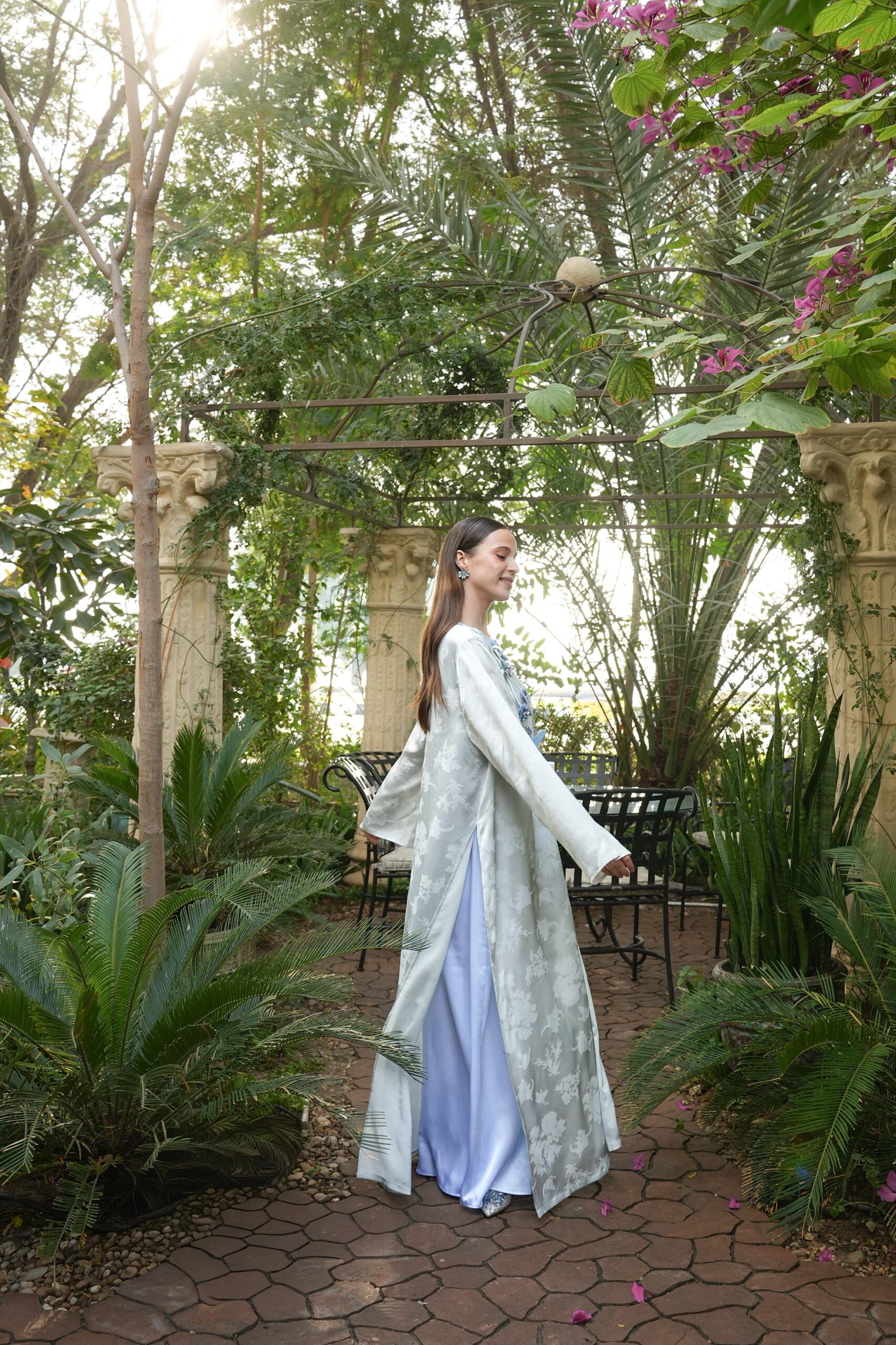 Lunaria Azure - Image 3